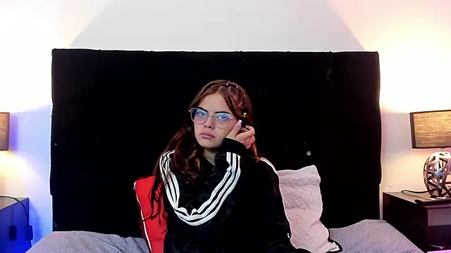Snapshot of queen_missy chatting on 4, 7, 2026 queen missy online show from 4, 7, 2026