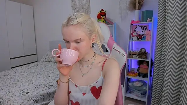 Mia WaterFall online show from 10, 2, 2026