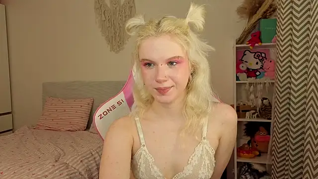 Mia WaterFall online show from 26, 3, 2026