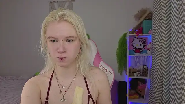 Mia WaterFall online show from 23, 4, 2026