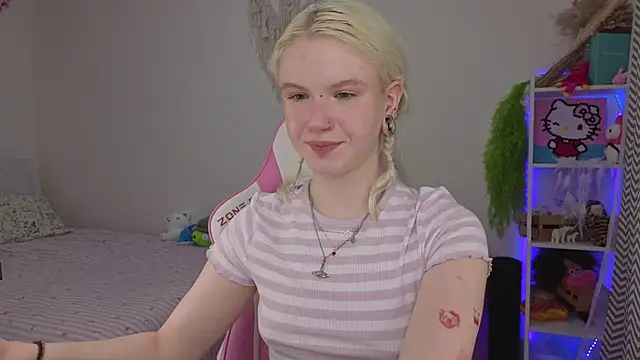 Mia WaterFall online show from 26, 4, 2026