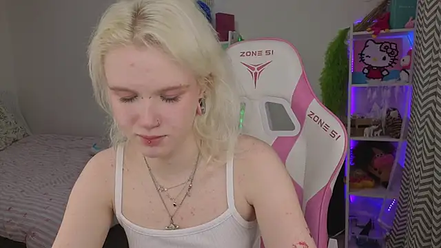 Mia WaterFall online show from 27, 4, 2026