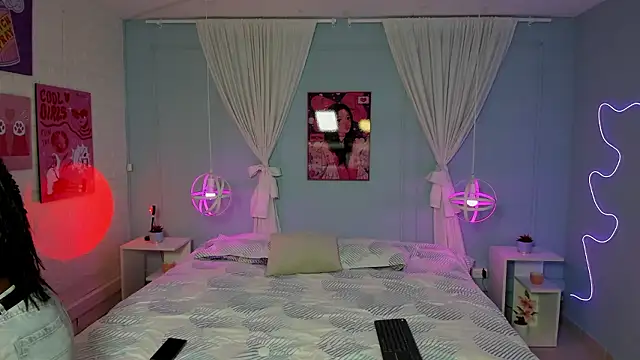 naomi campell online show from 4, 2, 2026