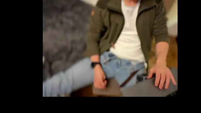 Snapshot of AfterTheRun chatting on 25, 3, 2026 AfterTheRun online show from 25, 3, 2026