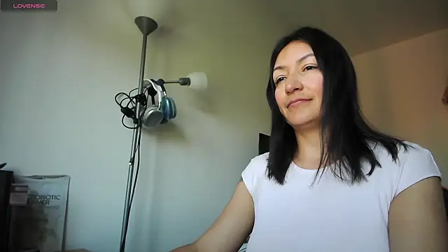 Yulian Milf online show from 28, 5, 2026