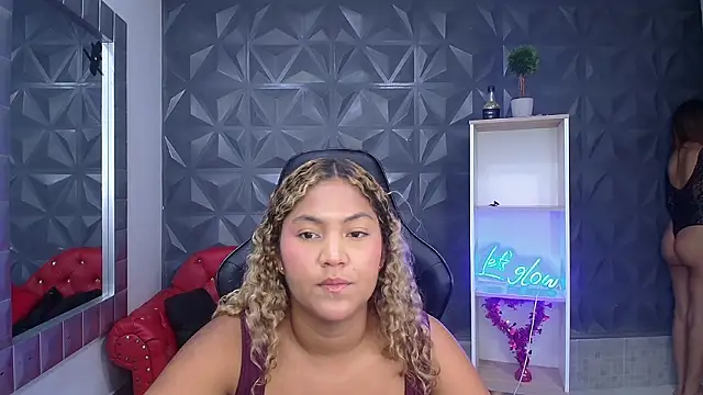 Snapshot of mayli_marie chatting on 13, 2, 2026 mayli marie online show from 13, 2, 2026