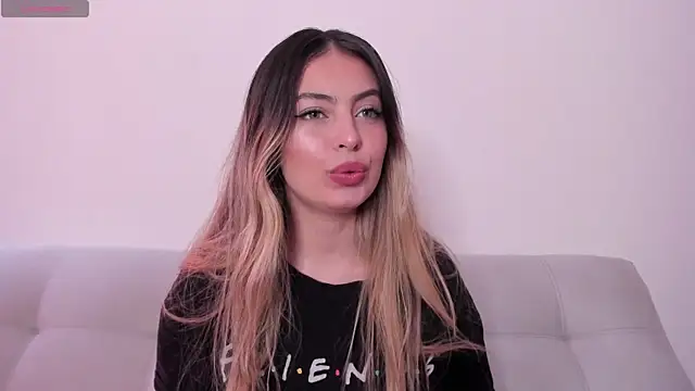 Fernanda aaaa online show from 11, 5, 2026