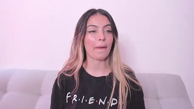 Fernanda aaaa online show from 11, 5, 2026