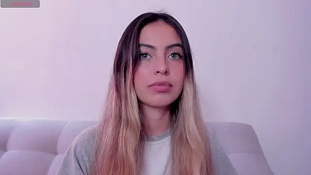 Snapshot of Fernanda_aaaa chatting on 16, 6, 2026 Fernanda aaaa online show from 16, 6, 2026