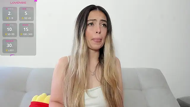 Snapshot of Fernanda_aaaa chatting on 25, 6, 2026 Fernanda aaaa online show from 25, 6, 2026