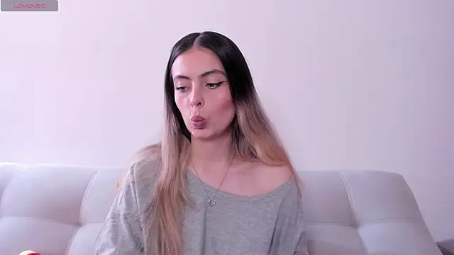 Snapshot of Fernanda_aaaa chatting on 26, 6, 2026 Fernanda aaaa online show from 26, 6, 2026