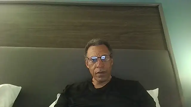 swimmer2496 online show from 16, 5, 2026