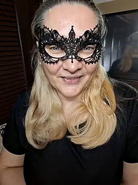 MaskedQueen77 online show from 11, 5, 2026