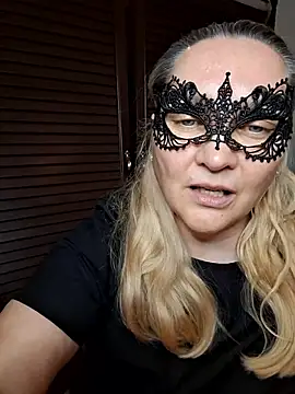 MaskedQueen77 online show from 11, 5, 2026