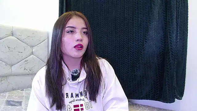 RaivenMoon  online show from 5, 3, 2026