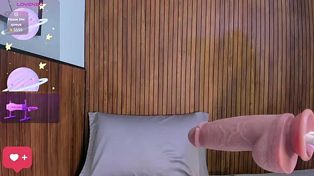 sexy curlylady online show from 22, 4, 2026