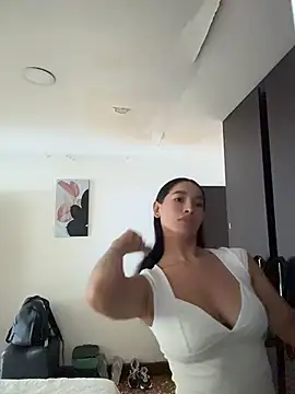 JuliaaVega online show from 28, 7, 2026