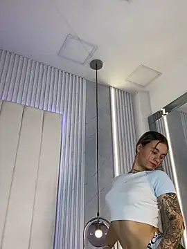 JuliaColemann online show from 21, 3, 2026