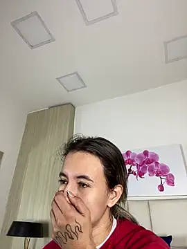 JuliaColemann online show from 7, 6, 2026