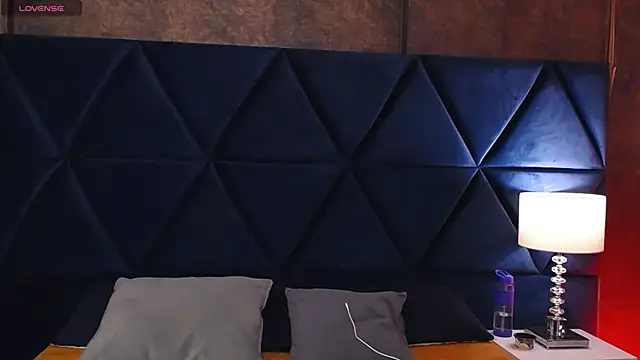 Logan Woods online show from 12, 3, 2026