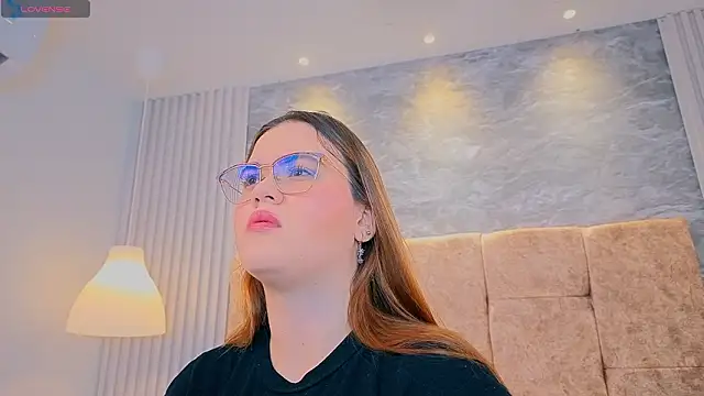 zoe hugeboobs online show from 8, 3, 2026