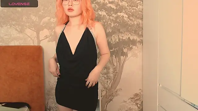 Hiaru Cutie online show from 9, 9, 2025