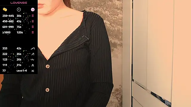 Hiaru Cutie online show from 5, 11, 2025