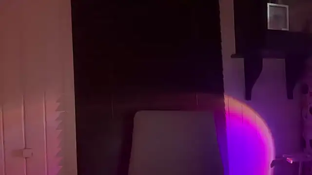 xopeachybaby online show from 8, 4, 2026