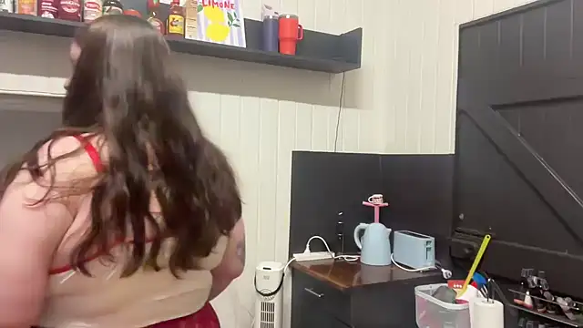xopeachybaby online show from 9, 6, 2026