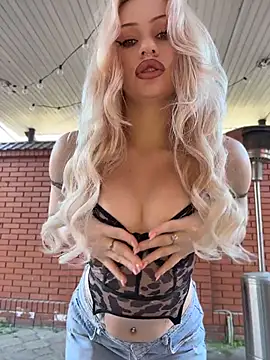 DayaFoxy online show from 26, 4, 2026