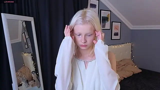 Naomi Demio online show from 25, 3, 2026