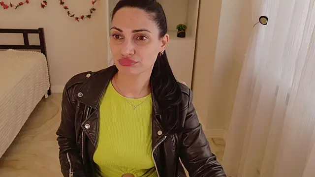 LovelyBeatrice online show from 20, 4, 2026