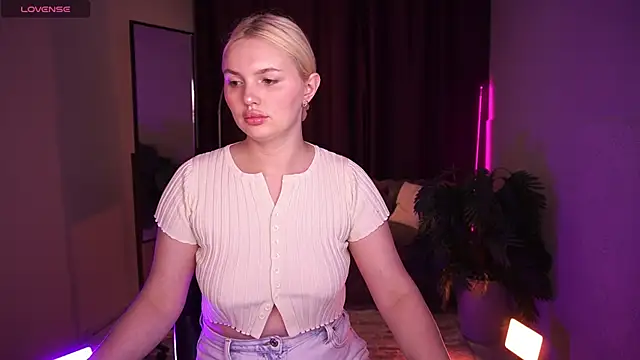 AmeliaWeells online show from 25, 4, 2026