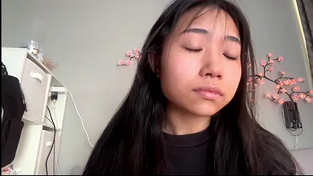 SweetMiaXO online show from 21, 4, 2026