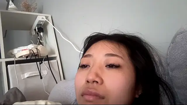 SweetMiaXO online show from 27, 4, 2026