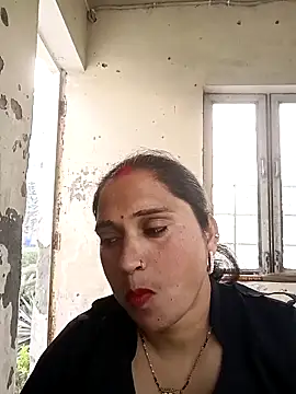 Cute-karisma1234 online show from 12, 3, 2026