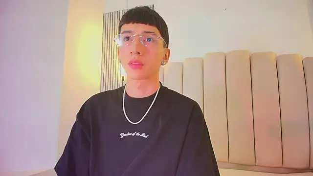 lian cameron online show from 22, 4, 2026