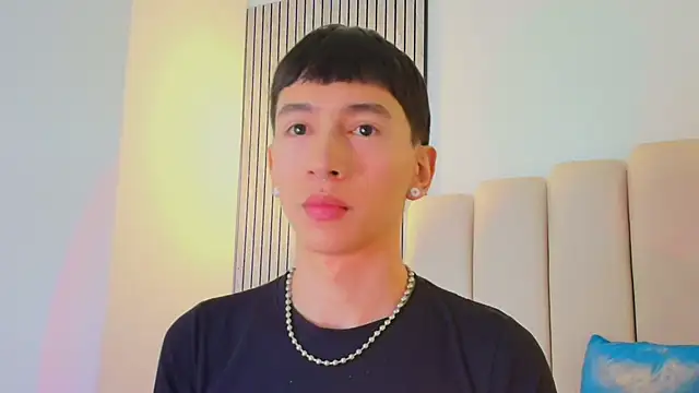 lian cameron online show from 28, 4, 2026