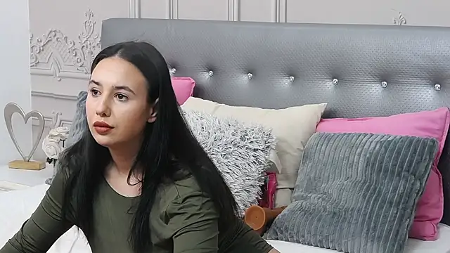 MavisReeve online show from 24, 4, 2026