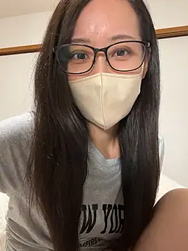 yui  yuichan online show from 8, 7, 2026