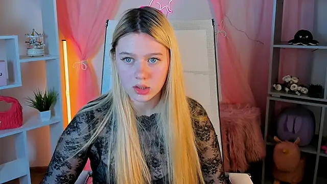 CelestineMauriac online show from 29, 4, 2026