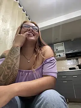 SOPHIIE LUX  online show from 25, 3, 2026