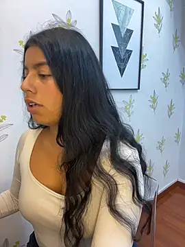 Laia white online show from 22, 4, 2026