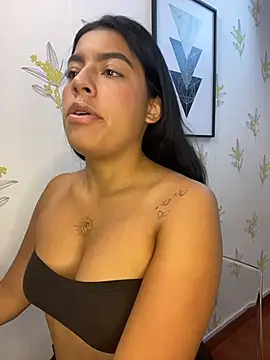 Laia white online show from 23, 4, 2026