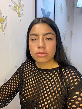 Laia white online show from 25, 4, 2026