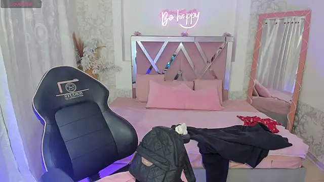 SABRIINA TAY online show from 18, 4, 2026