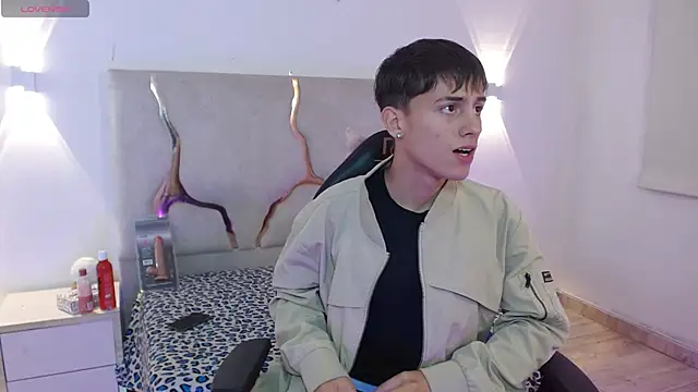 EVAN TAY online show from 17, 2, 2026