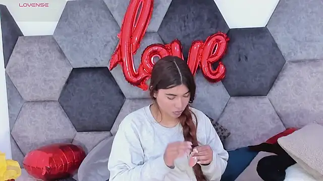 DulceJones online show from 12, 2, 2026