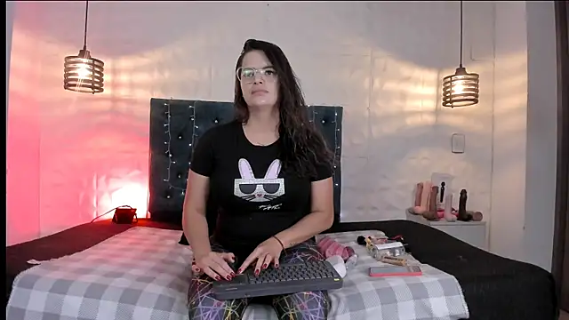 Snapshot of samantha_foxyy chatting on 7, 6, 2026 samantha foxyy online show from 7, 6, 2026
