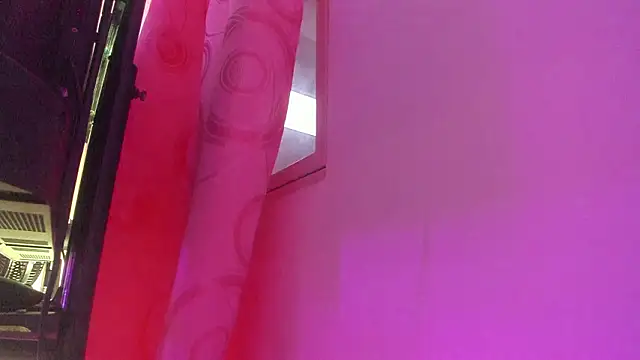 Melanie  Evans online show from 20, 3, 2026